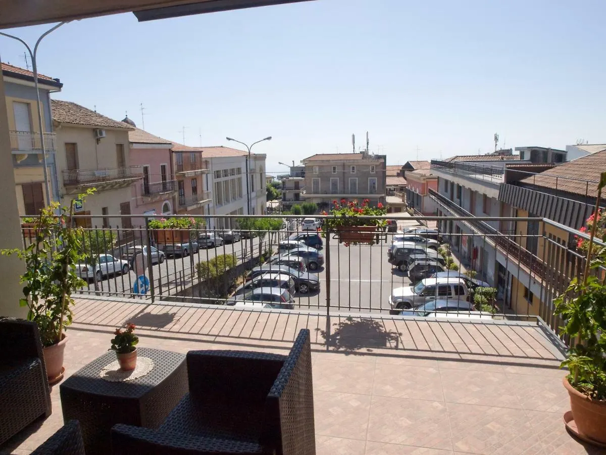 Bed & Breakfast Bouganville House Zafferana Etnea