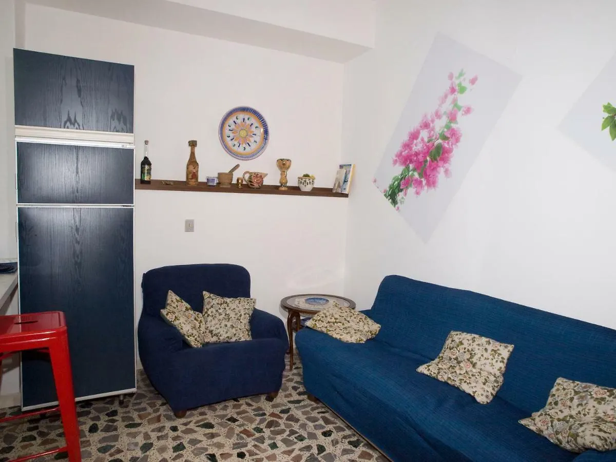 Bed & Breakfast Bouganville House Zafferana Etnea Italy